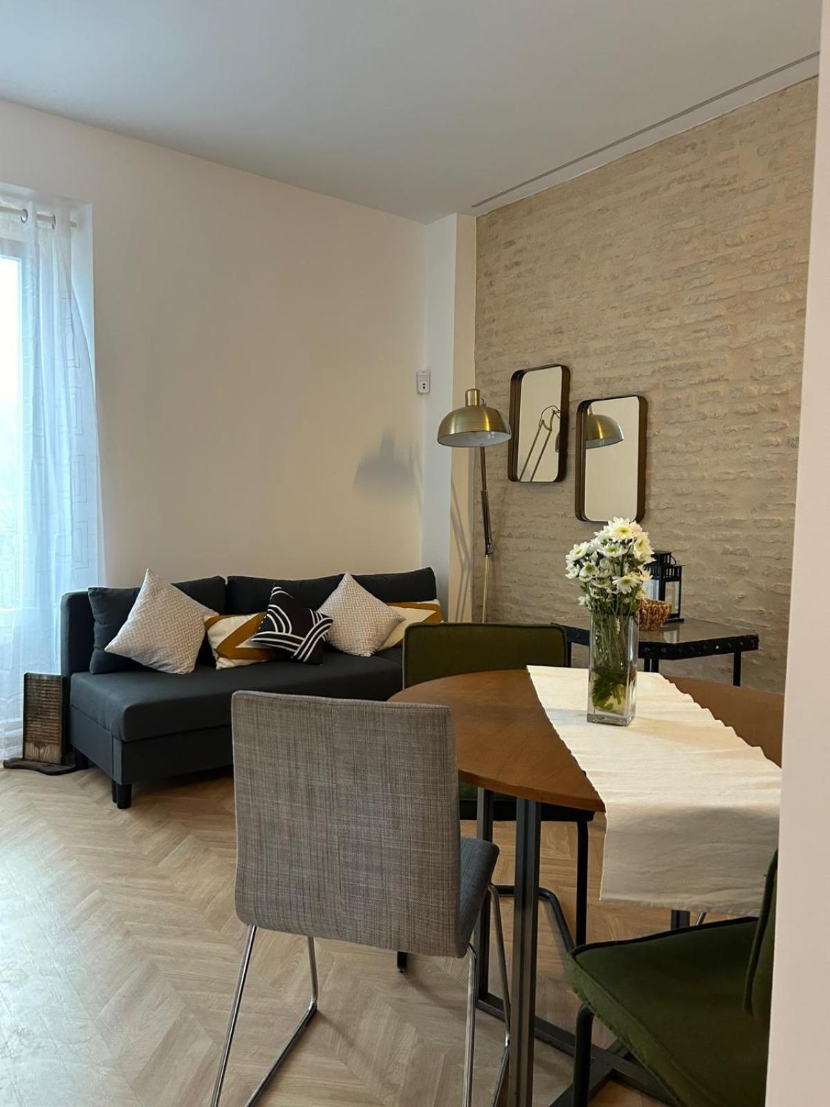 Center Apartment Fully Eqquiped Opcional Breakfast Севілья Екстер'єр фото