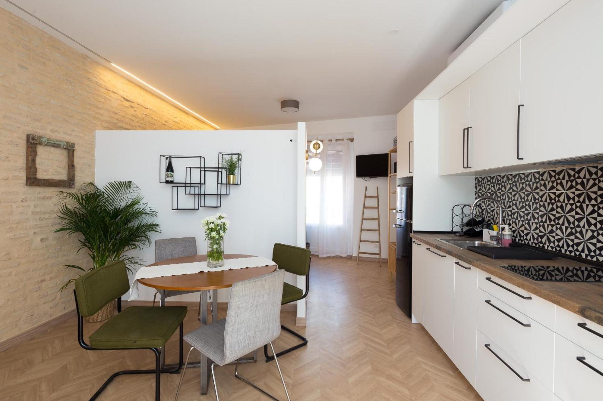 Center Apartment Fully Eqquiped Opcional Breakfast Севілья Екстер'єр фото